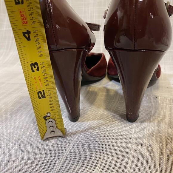 Etienne Aigner Burgundy Suede and Patent Leather T Strap Heels Womens 6 - Picture 5 of 10